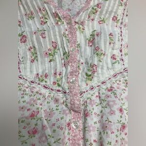 💛TODAY***$12***Dress Barn vintage button-up front top.